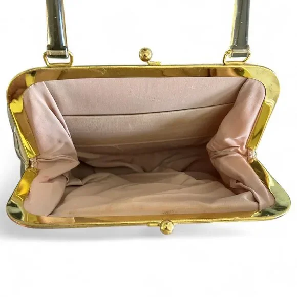 Vintage 50s white floral purse with gold hardware and plastic cover - Picture 4 of 9